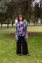 Load image into Gallery viewer, AMARIS Longline Jacket in Wild Leaves