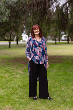 Load image into Gallery viewer, AMARIS Longline Jacket in Wild Leaves