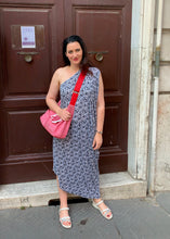 Load image into Gallery viewer, Josephene Signature Handbags in Soft Red Linen