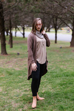 Load image into Gallery viewer, JANESSA Reversible Scarf in Sand Ripples with Taupe
