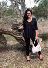 Load image into Gallery viewer, LULU Swing Top in Noir