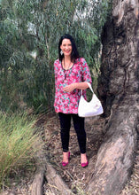 Load image into Gallery viewer, LULU Swing Top in Blurred Roses Silk