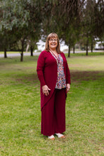 Load image into Gallery viewer, LUCIA Shaped Top in Paisley
